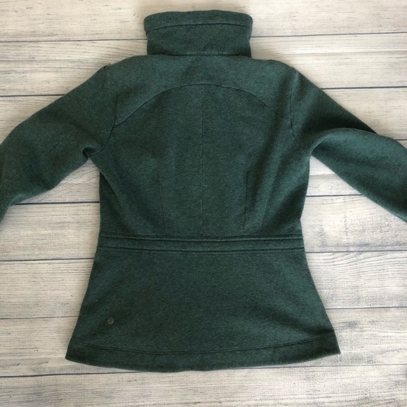 Lululemon Take Off and Go Fleece - Picture 4 of 10